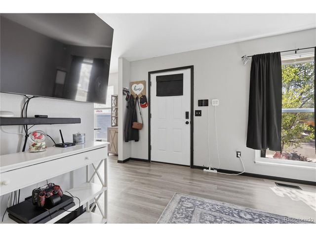 1651 Killarney St, Aurora, CO 80011