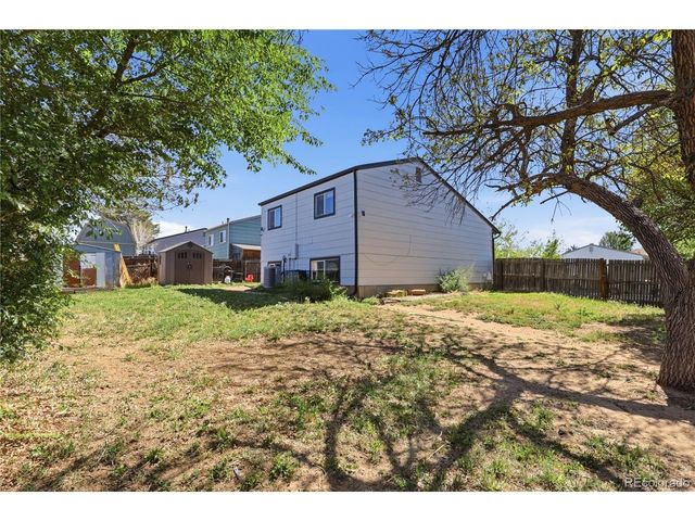 1651 Killarney St, Aurora, CO 80011