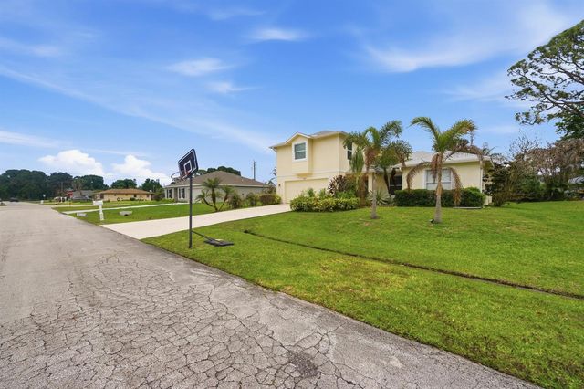 1707 SE Manth Lane, Port St. Lucie, FL 34983