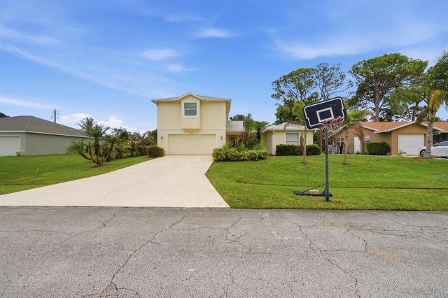 1707 SE Manth Lane, Port St. Lucie, FL 34983