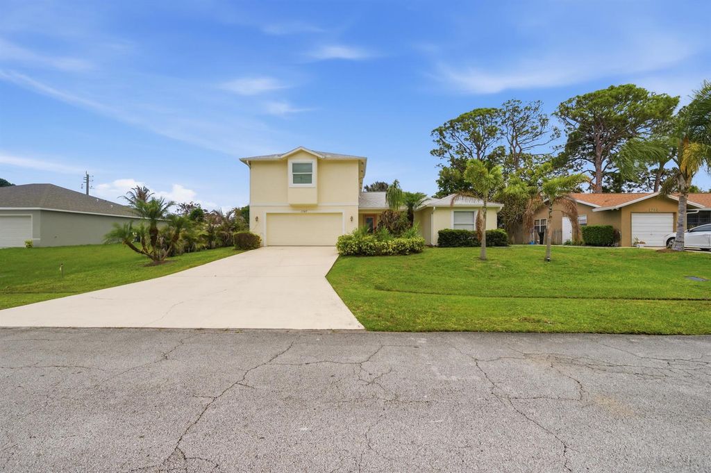 1707 SE Manth Lane, Port St. Lucie, FL 34983