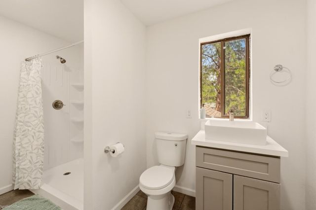 5843 Floyd Court, Weed, CA 96094