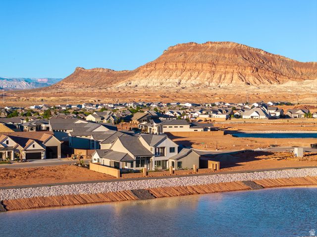 836 E SUNNY SHR, Washington, UT 84780