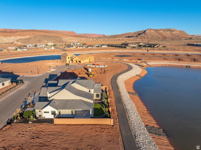 836 E SUNNY SHR, Washington, UT 84780