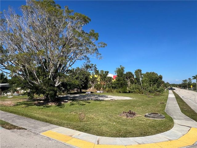 4683 Duera Mae DR, Fort Myers, FL 33908