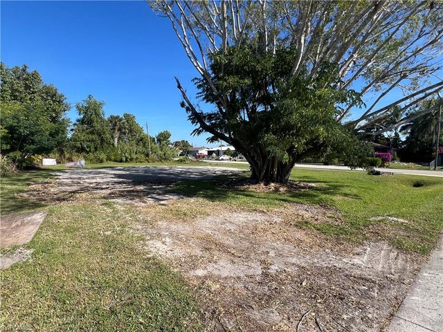 4683 Duera Mae DR, Fort Myers, FL 33908