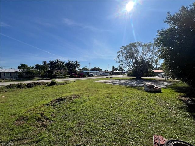4683 Duera Mae DR, Fort Myers, FL 33908