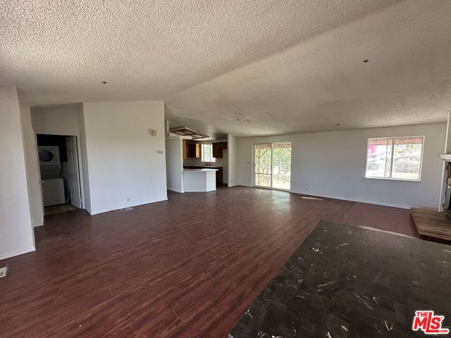 32049 213th Street, Llano, CA 93544