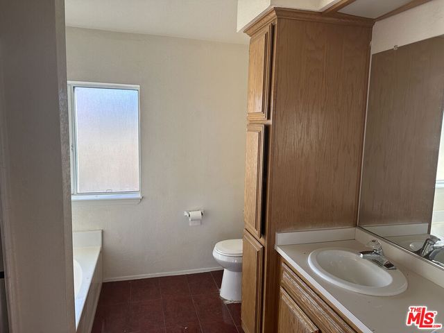 32049 213th Street, Llano, CA 93544