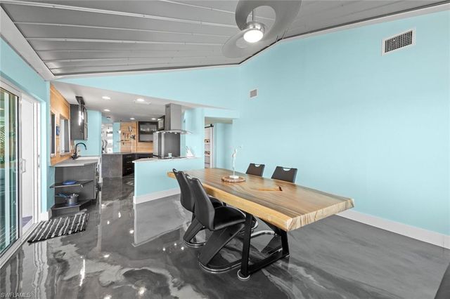 7 Bayview BLVD, Fort Myers Beach, FL 33931