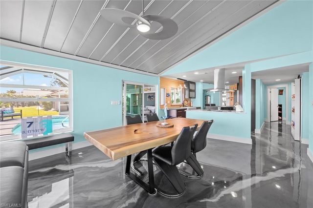 7 Bayview BLVD, Fort Myers Beach, FL 33931