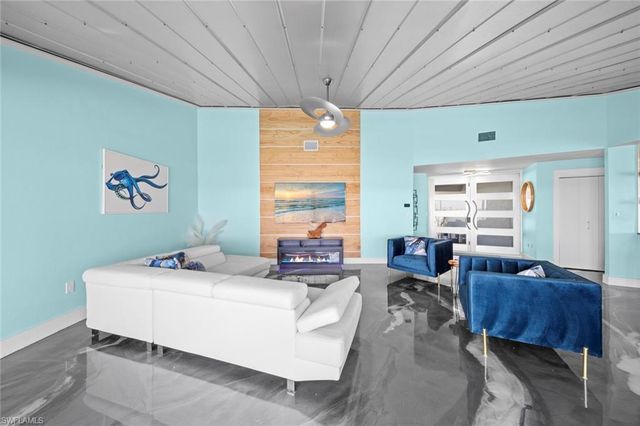 7 Bayview BLVD, Fort Myers Beach, FL 33931