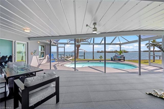 7 Bayview BLVD, Fort Myers Beach, FL 33931