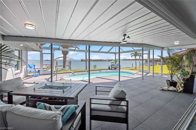 7 Bayview BLVD, Fort Myers Beach, FL 33931