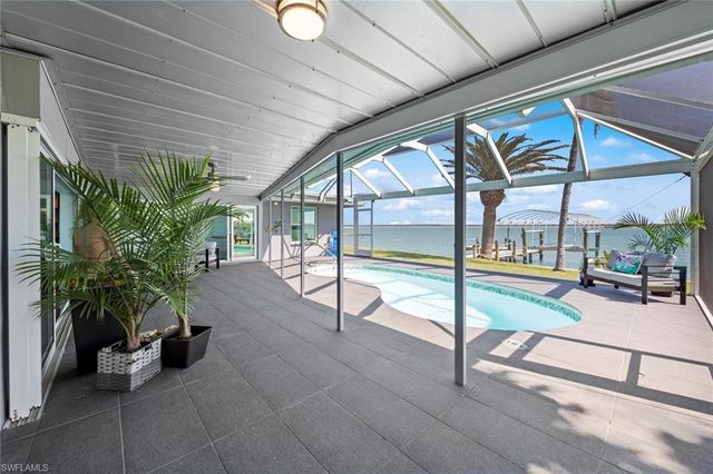 7 Bayview BLVD, Fort Myers Beach, FL 33931