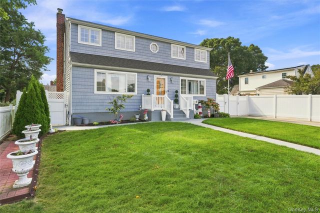 310 Audley Court, Copiague, NY 11726