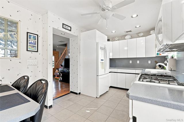 310 Audley Court, Copiague, NY 11726