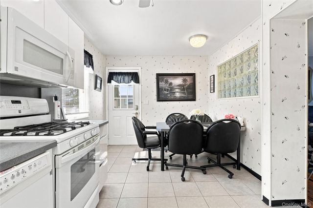 310 Audley Court, Copiague, NY 11726