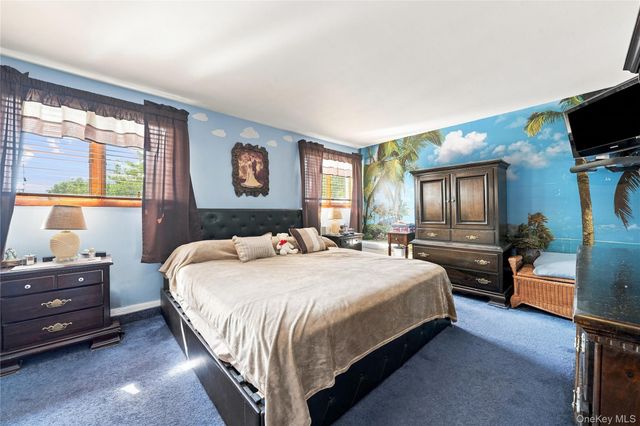 310 Audley Court, Copiague, NY 11726