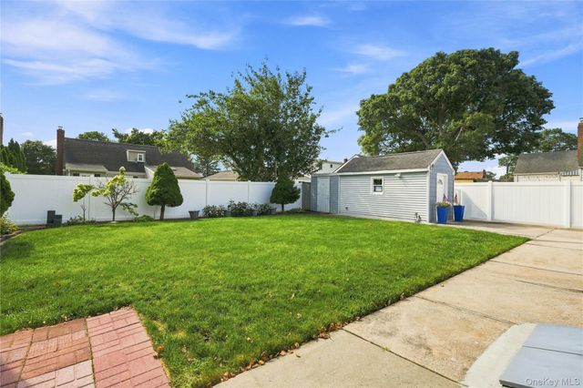 310 Audley Court, Copiague, NY 11726