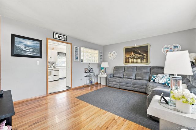 310 Audley Court, Copiague, NY 11726