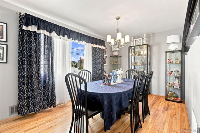 310 Audley Court, Copiague, NY 11726