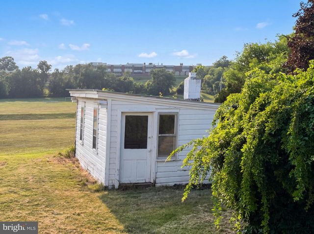 12512 BRADBURY AVE, Smithsburg, MD 21783