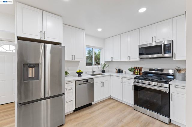 251 Aviador, Millbrae, CA 94030