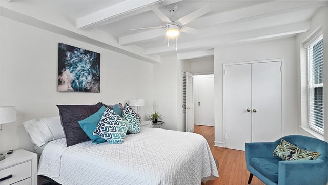 1585 Ridge Avenue 509, Evanston, IL 60201