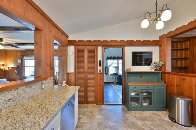 28 Dartmouth Drive, Smithtown, NY 11787