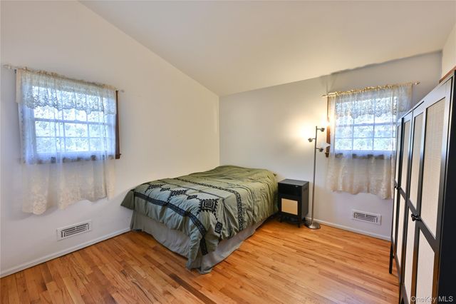 28 Dartmouth Drive, Smithtown, NY 11787