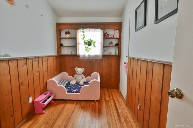 28 Dartmouth Drive, Smithtown, NY 11787