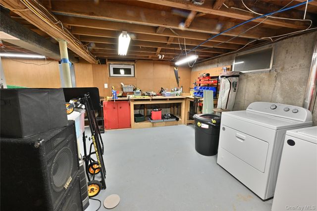 28 Dartmouth Drive, Smithtown, NY 11787