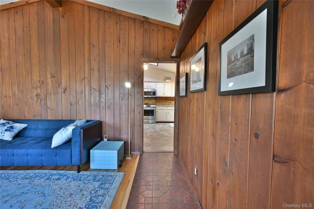 28 Dartmouth Drive, Smithtown, NY 11787