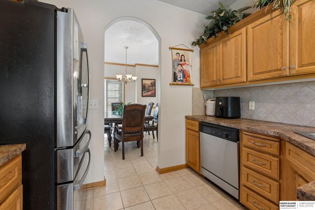 707 Tupelo Lane, Papillion, NE 68133