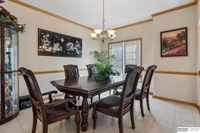 707 Tupelo Lane, Papillion, NE 68133