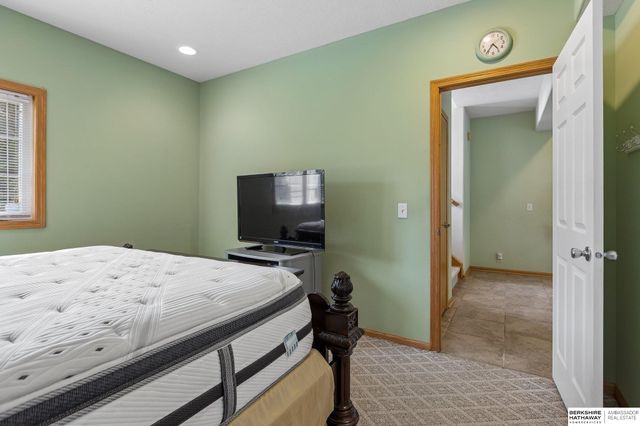 707 Tupelo Lane, Papillion, NE 68133
