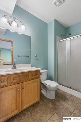 707 Tupelo Lane, Papillion, NE 68133
