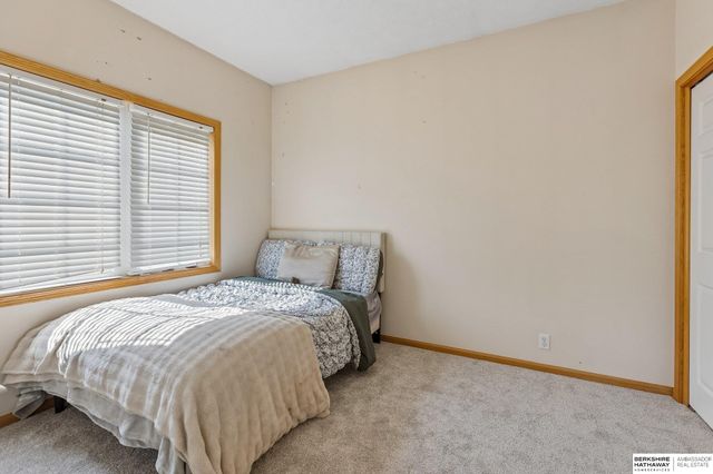 707 Tupelo Lane, Papillion, NE 68133