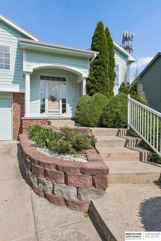 707 Tupelo Lane, Papillion, NE 68133