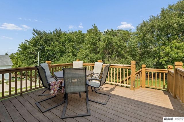 707 Tupelo Lane, Papillion, NE 68133