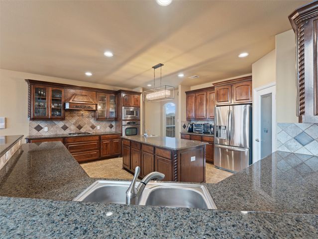 105 Kelly Drive, Waxahachie, TX 75167