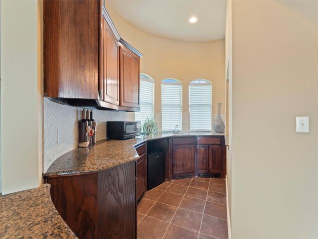 105 Kelly Drive, Waxahachie, TX 75167