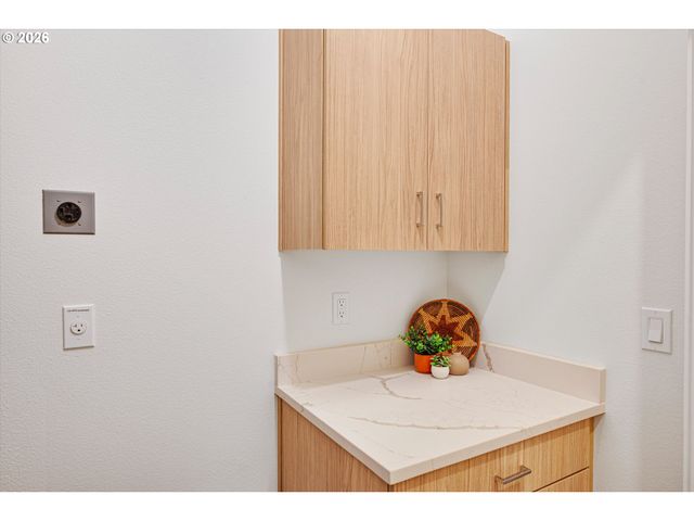 1406 N Jarrett St, Portland, OR 97217