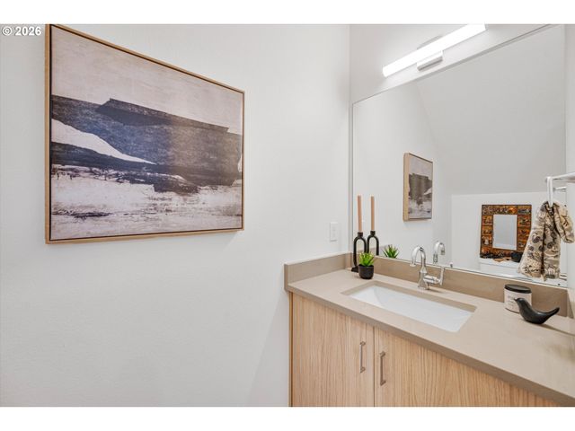 1406 N Jarrett St, Portland, OR 97217