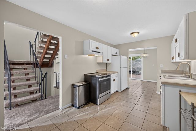 26534 Sussex Drive, Olmsted Falls, OH 44138