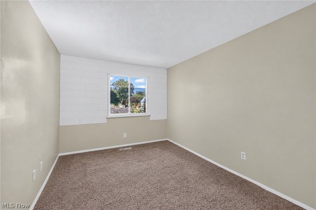 26534 Sussex Drive, Olmsted Falls, OH 44138