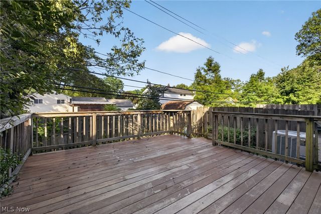 26534 Sussex Drive, Olmsted Falls, OH 44138