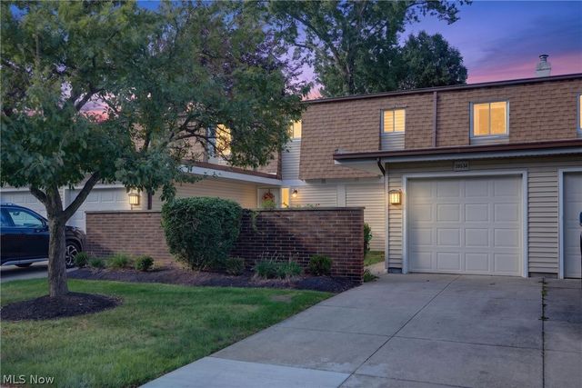 26534 Sussex Drive, Olmsted Falls, OH 44138