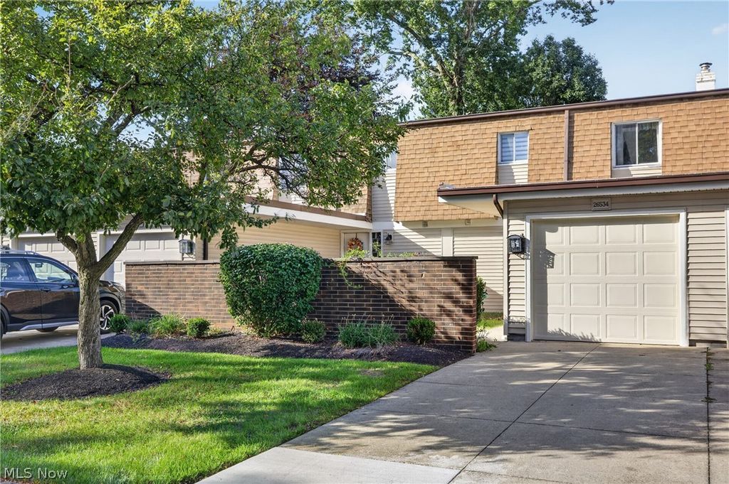 26534 Sussex Drive, Olmsted Falls, OH 44138
